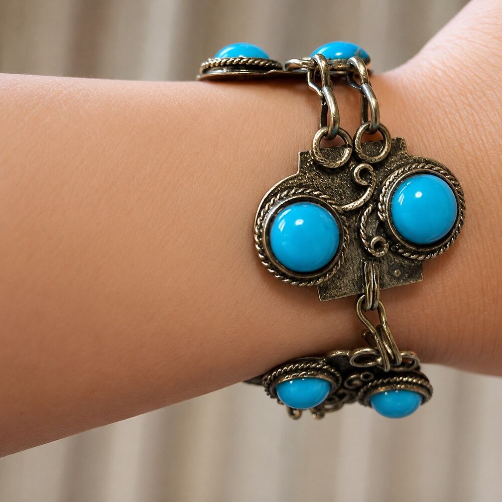 Vintage Southwestern Turquoise Blue Stone Silver Tone Link Bracelet Boho